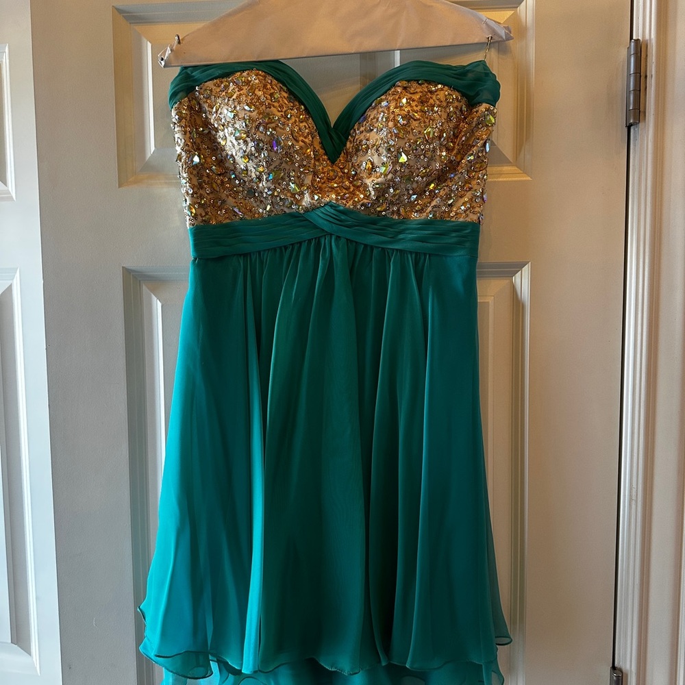 Elegant Green Strapless Dress with Gold Sequin Bodice